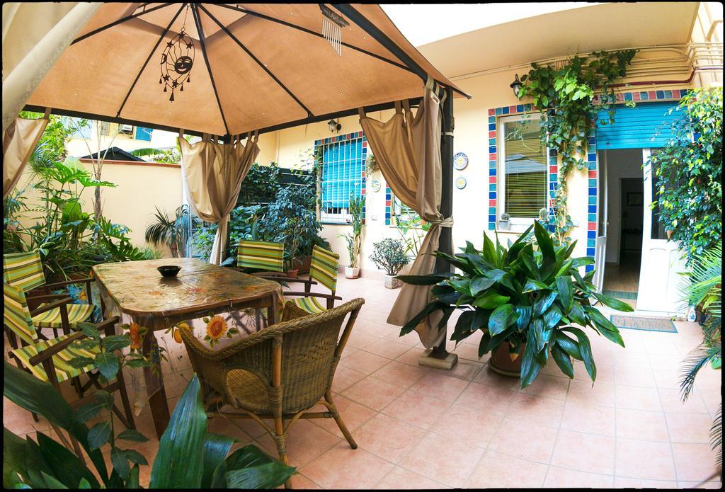 B&B Livingstone カリアリ エクステリア 写真